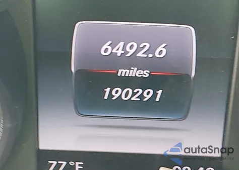 2015 Mercedes-Benz C 300 Luxury/Sport z USA, uszkodzony, nr VIN 55SWF4JB9FU067561